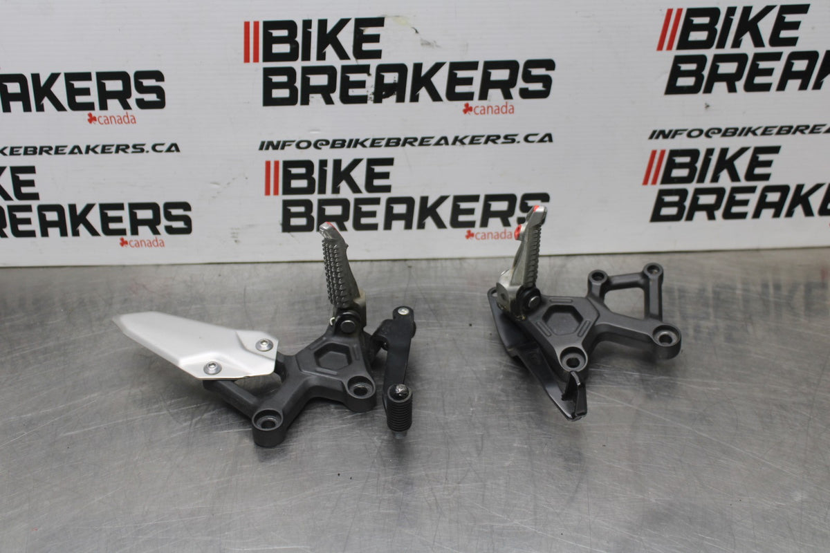 23-24 KAWASAKI ZX4R ZX 4RR ZX 4 RR ZX4 RR RIGHT LEFT REARSETS REAR SET BB827