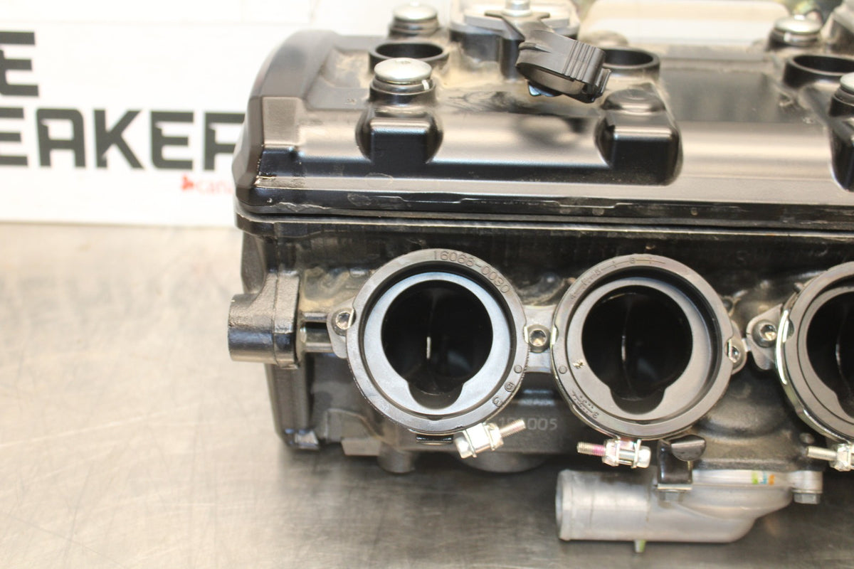 25 KAWASAKI Z900 1,659km ENGINE TOP END CYLINDER HEAD BB928
