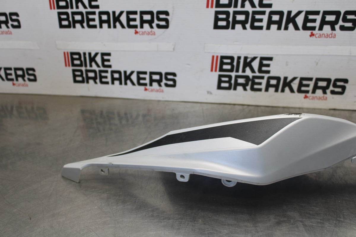 23-26 KAWASAKI NINJA ZX4RR LEFT REAR BACK TAIL FAIRING COWL SHROUD BB898