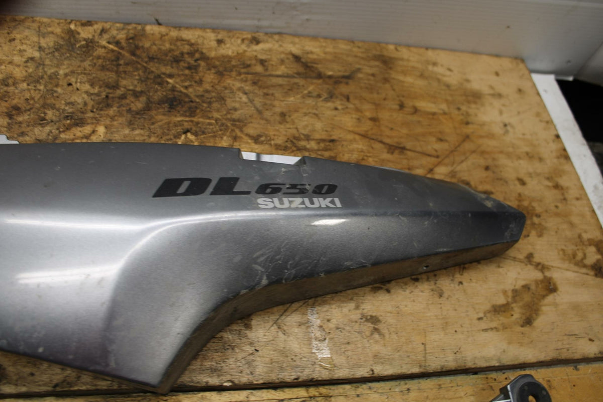 07-11 SUZUKI VSTROM 650 RIGHT LEFT FRONT SIDE SEAT PANELS COWLS FAIRINGS BB340