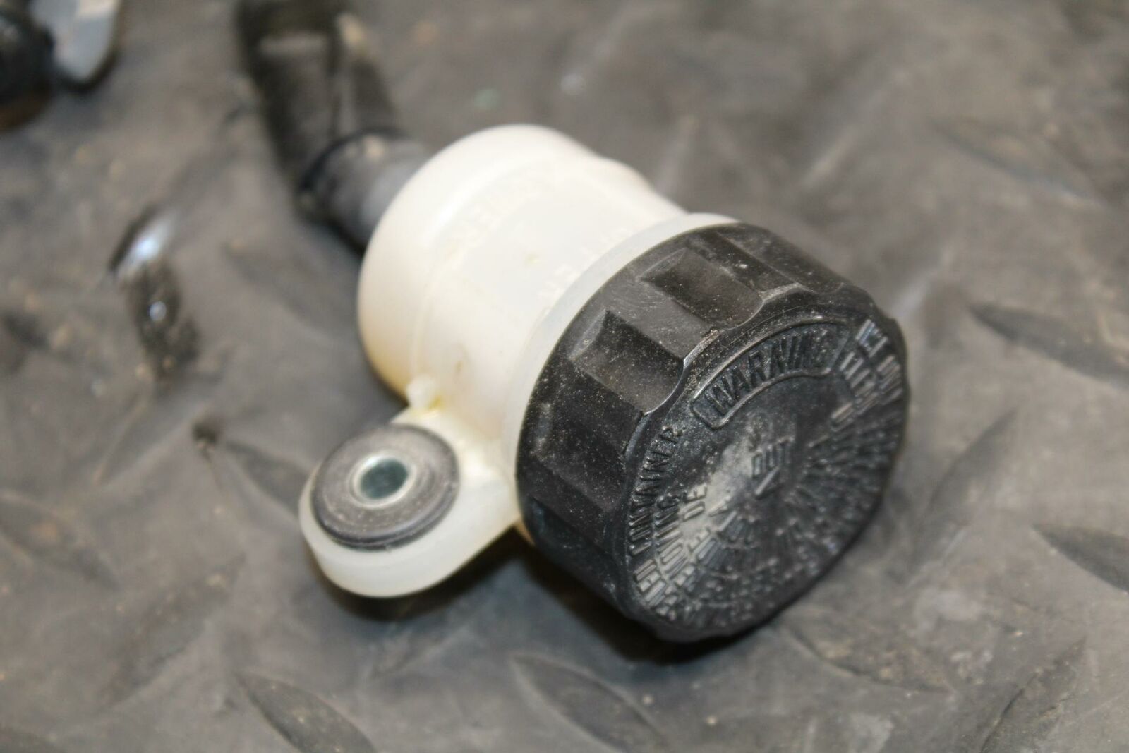 08-16 YAMAHA YZF R6 REAR BRAKE MASTER CYLINDER W RESERVOIR 2C0-2583V-01-00 BB209