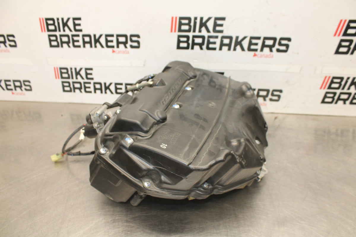 08-16 YAMAHA YZF R6 AIRBOX AIR INTAKE FILTER BOX BB929