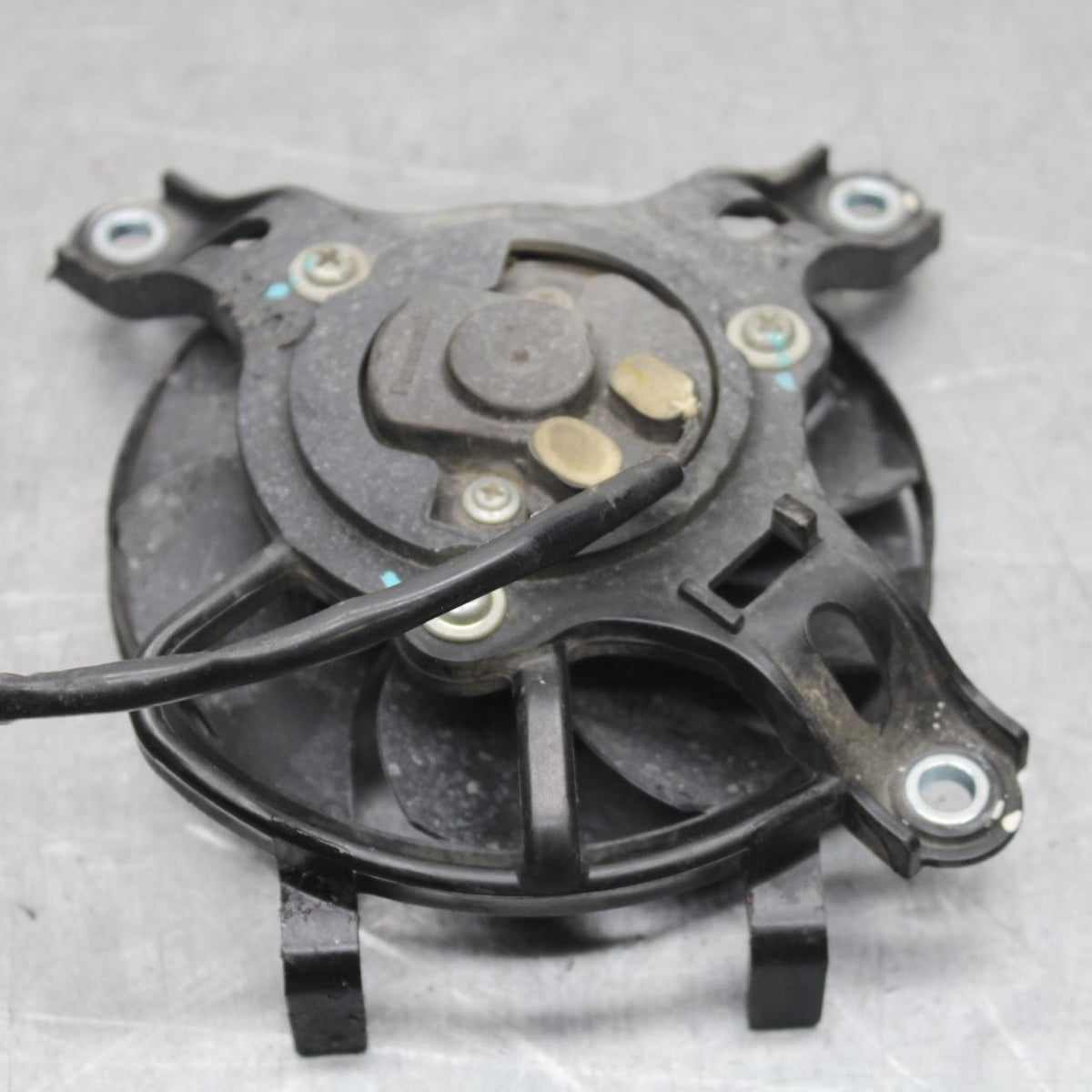 15-18 HONDA CB300FA ENGINE RADIATOR COOLING FAN BB646