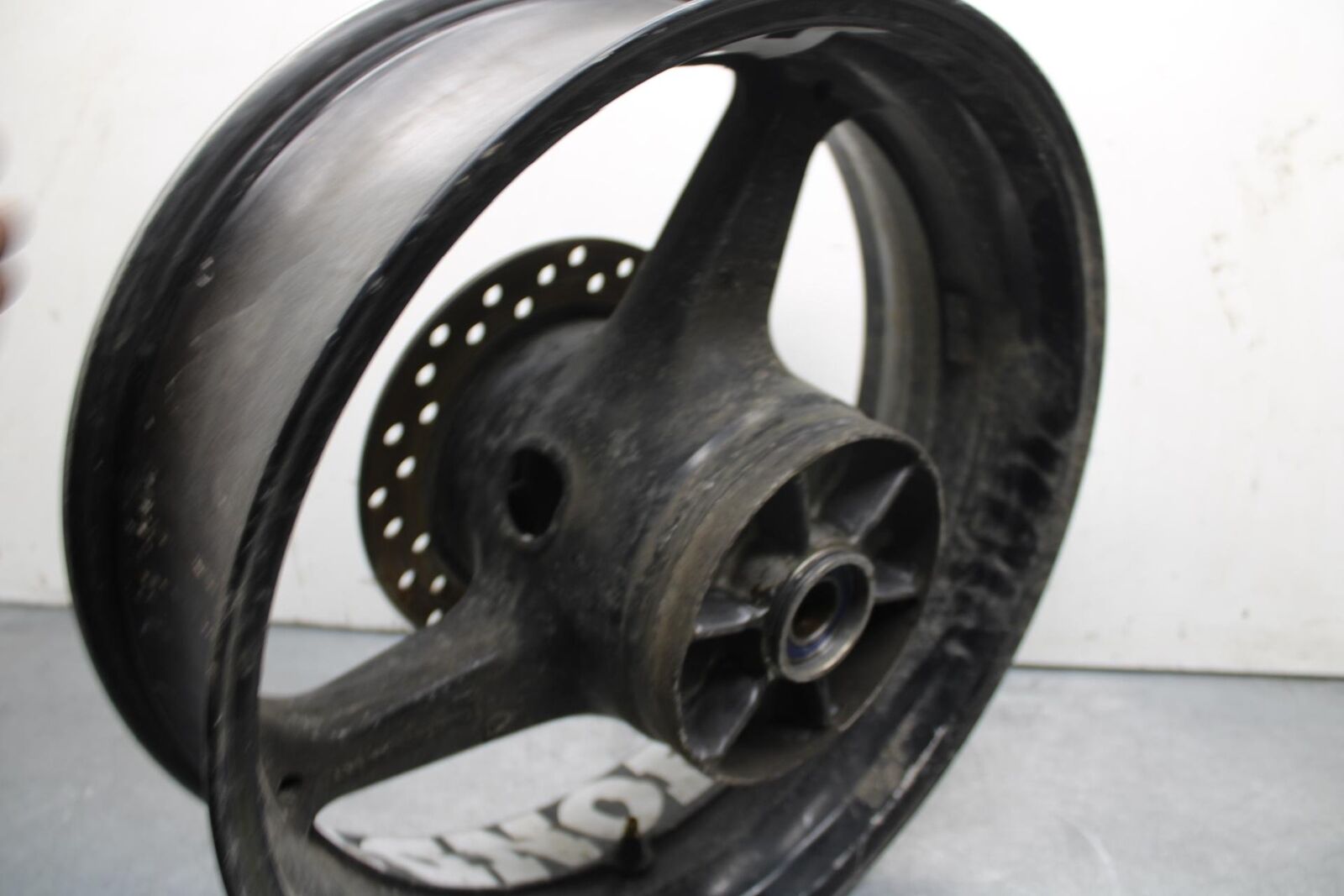 03-04 HONDA CBR600RR REAR WHEEL AND ROTOR BACK BRAKE DISC BB637