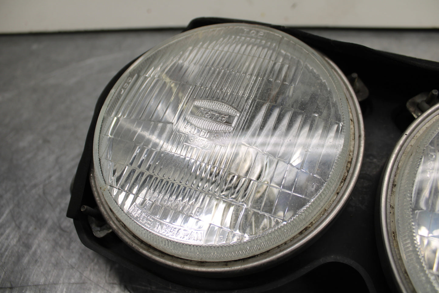 93-94 KAWASAKI NINJA ZX7R FRONT HEADLIGHT HEAD LIGHT LAMP BB122