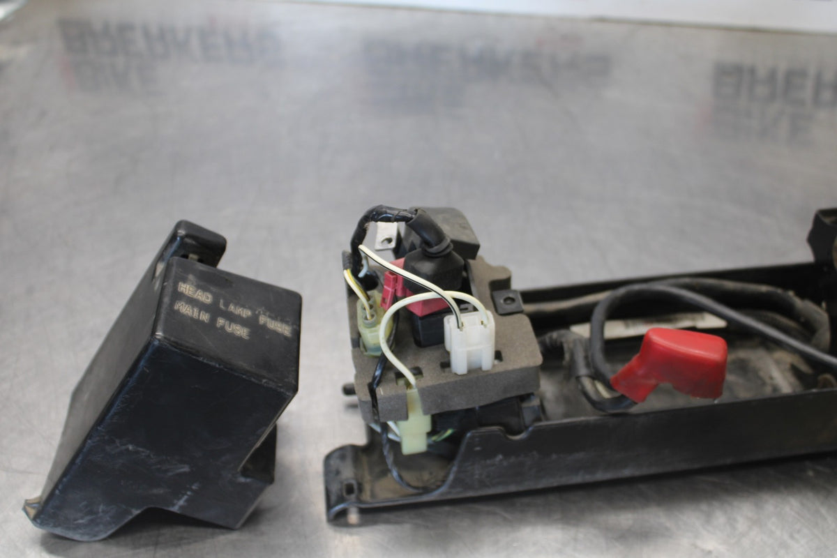 00-05 KAWASAKI NINJA ZX12R REAR BACK TAIL UNDERTAIL BATTERY TRAY PLASTIC BB892