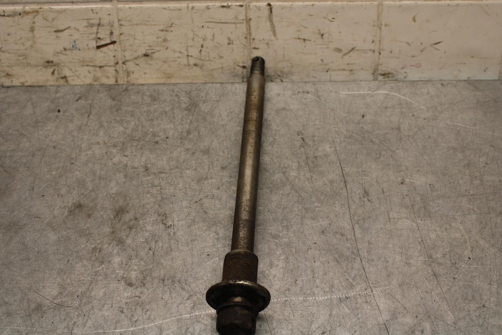1982 Suzuki GS1100ES FRONT WHEEL RIM AXLE PIVOT BOLT BB55