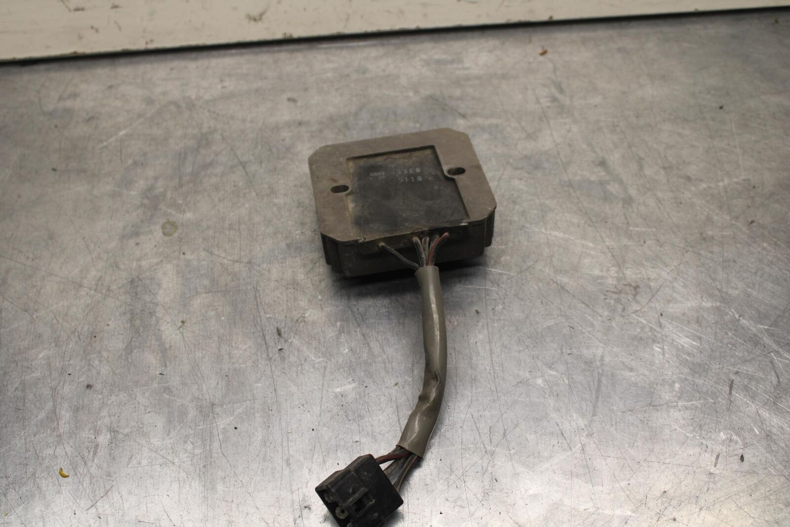 1999 Suzuki GSXR600 RECTIFIER VOLTAGE REGULATOR 32800-44D11 BB608