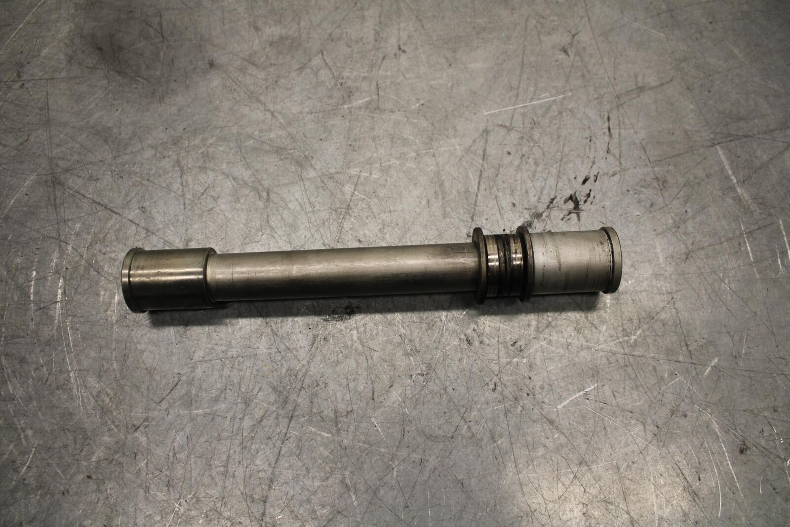 2009 Kawasaki Ninja ZX6R ZX600R FRONT WHEEL RIM AXLE PIVOT BOLT 41068-0034 BB548