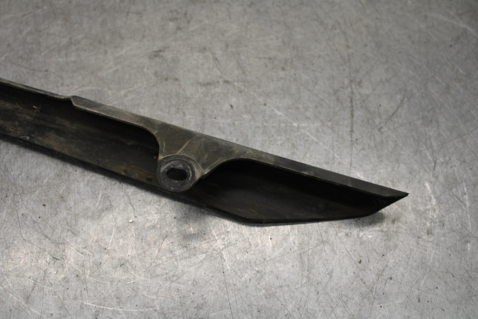 09-11 TRIUMPH DAYTONA 675 REAR BACK DRIVE CHAIN GUARD COVER SHIELD BB652