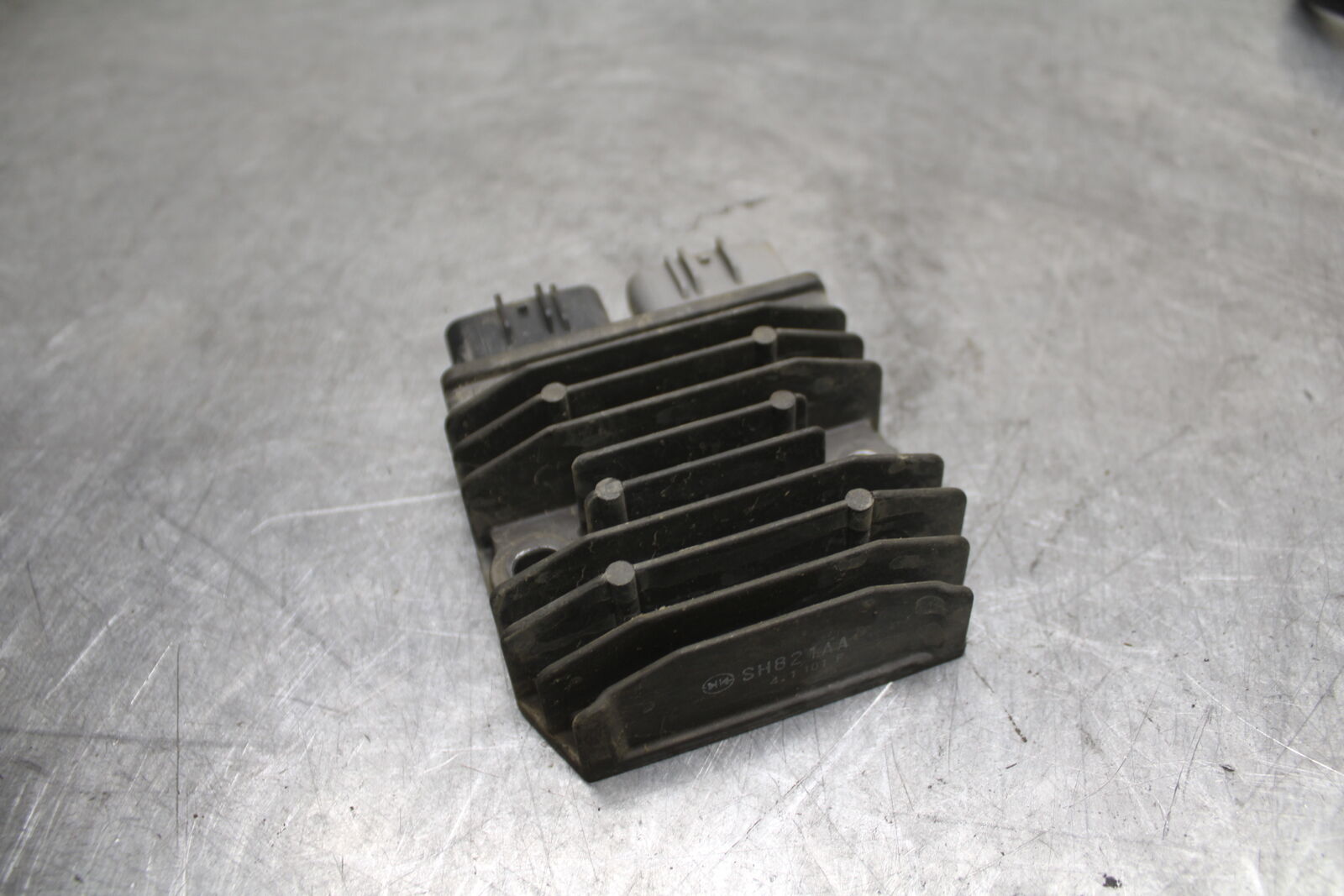 14-15 YAMAHA V STAR 1300 XVS1300CT TOURER RECTIFIER VOLTAGE REGULATOR BB722