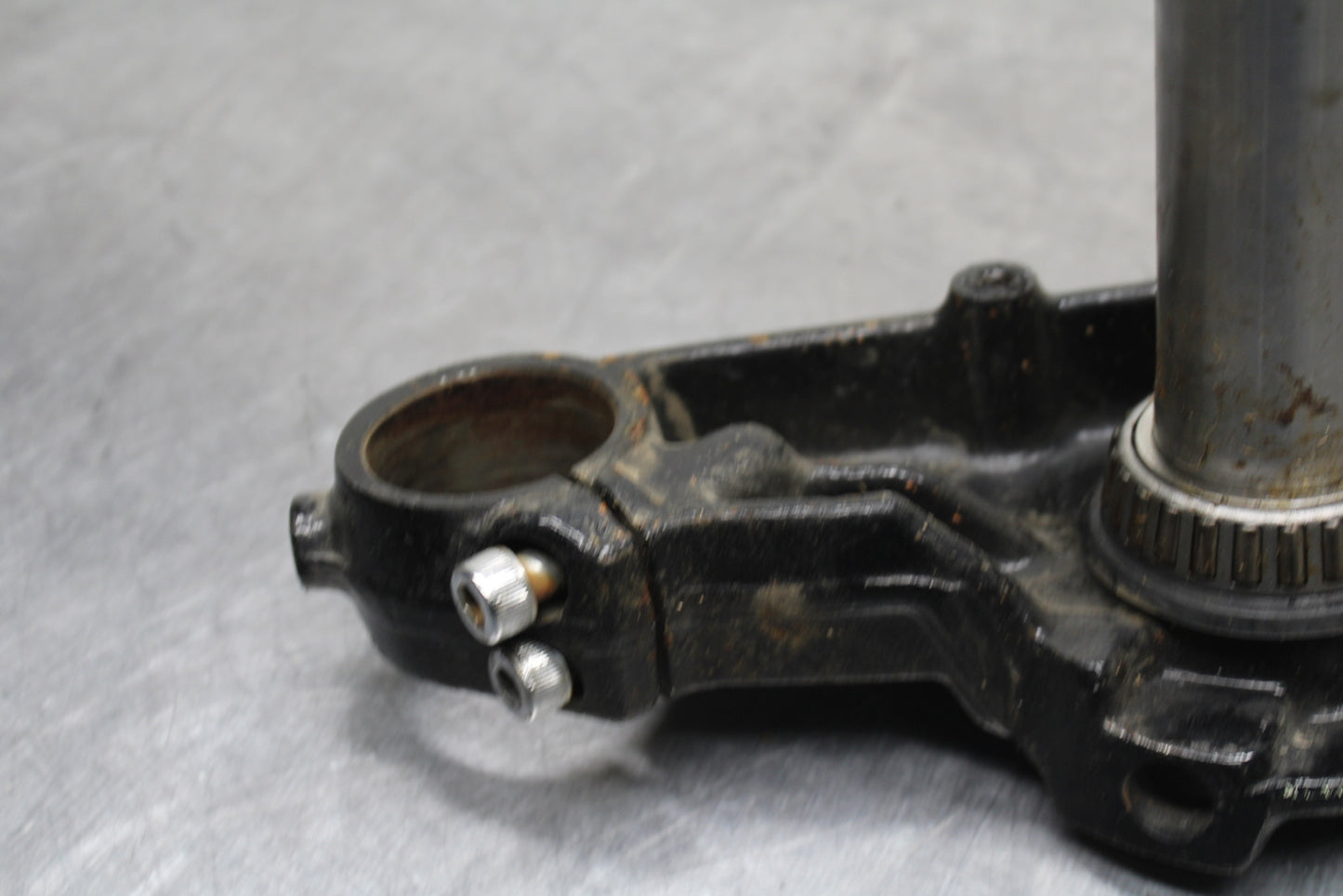 05-08 KAWASAKI VULCAN 1500 VN1500N CLASSIC FORKS CLAMP LOWER TRIPLE TREE BB133