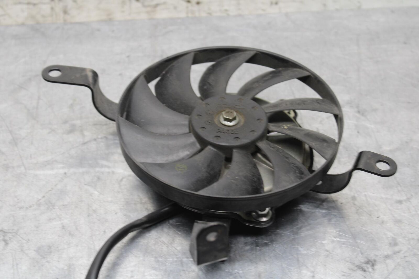 2007 Yamaha YZF R1 LEFT ENGINE RADIATOR COOLING FAN 4C8-12405-00-00 BB575