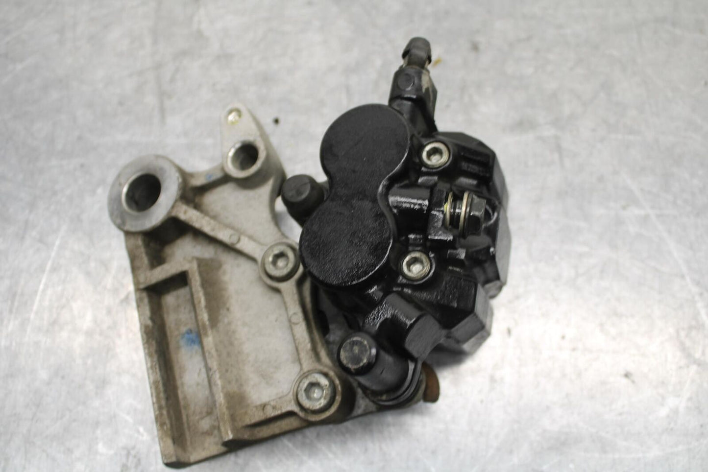 15-16 KAWASAKI EX300 REAR BACK BRAKE CALIPER W MOUNT BRACKET BB635