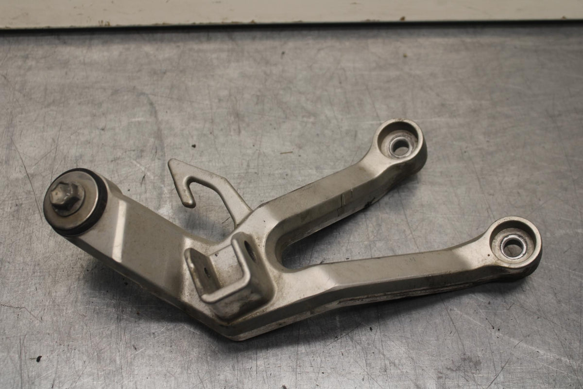 2003 Suzuki SV1000S RIGHT REAR FOOT REST PEG STEP BB85