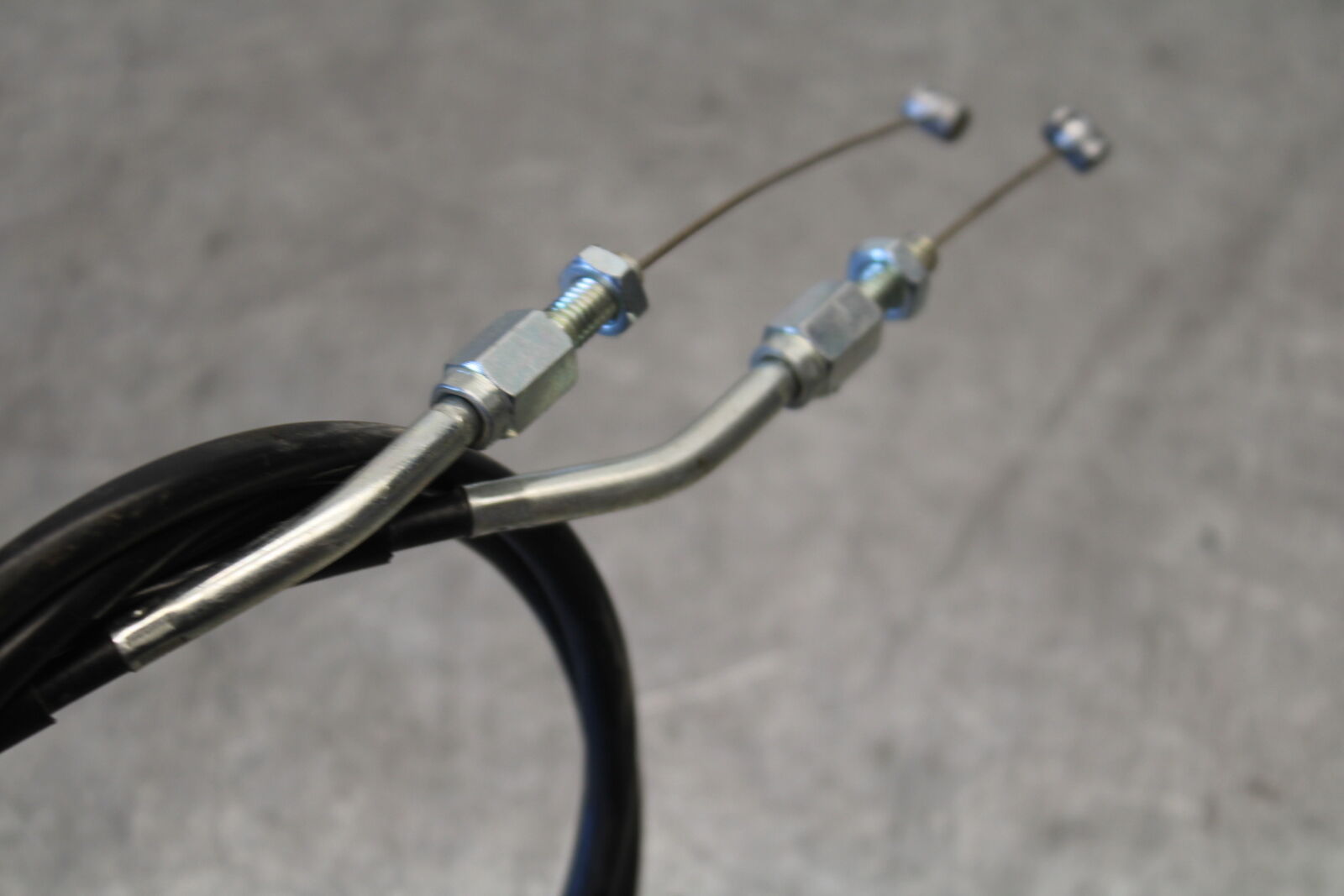 11-24 SUZUKI GSXR750 THROTTLE CABLES LINES BB687