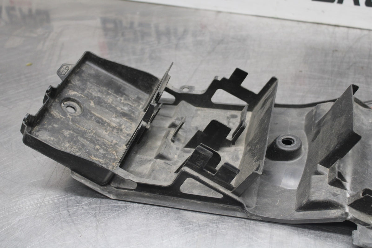 11-24 SUZUKI GSXR750 REAR BACK TAIL UNDERTAIL BATTERY TRAY PLASTIC BB879