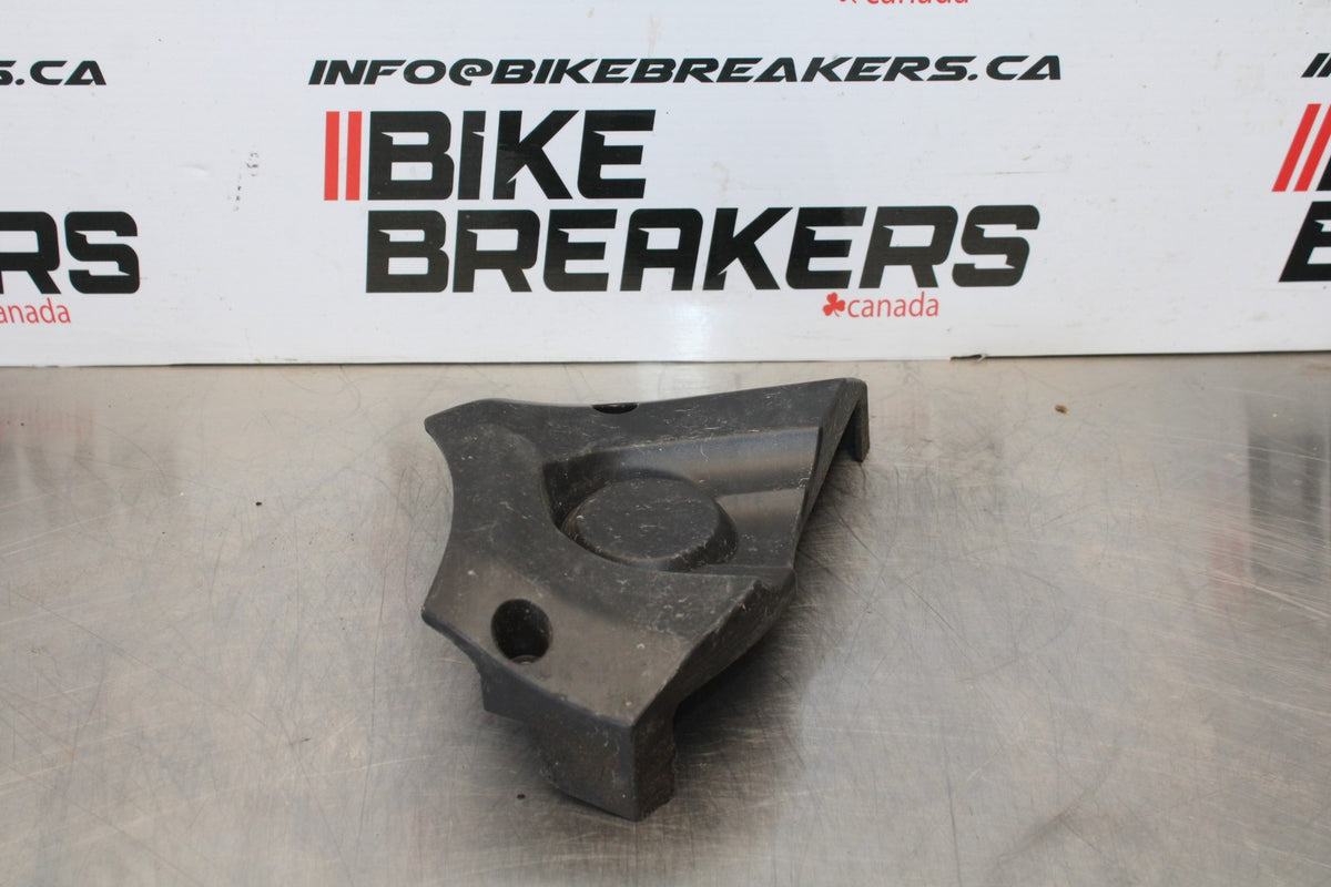 22-25 YAMAHA YZF R7 ENGINE SPROCKET COVER BB176