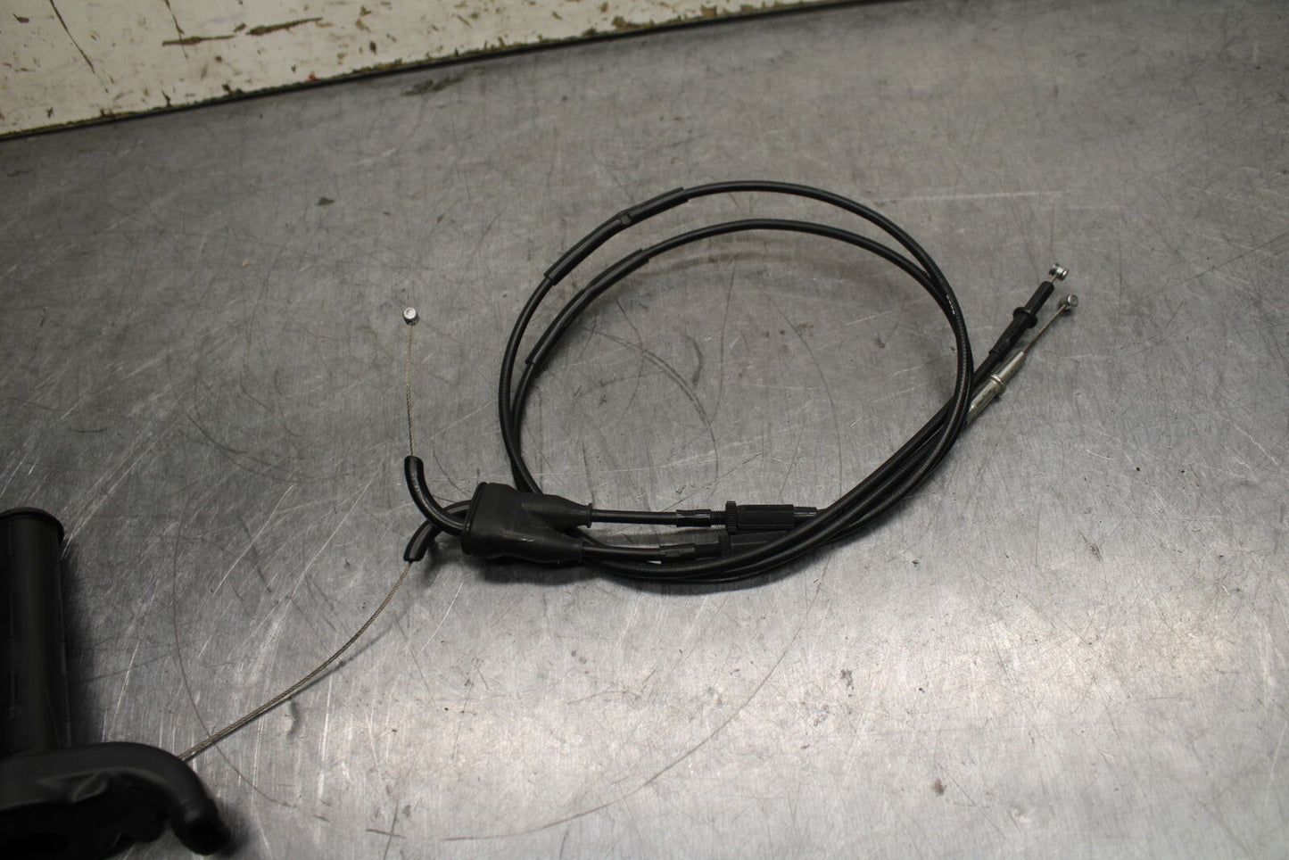 09-12 KAWASAKI NINJA ZX6R THROTTLE CABLE LINE HOUSING GUIDE BB110