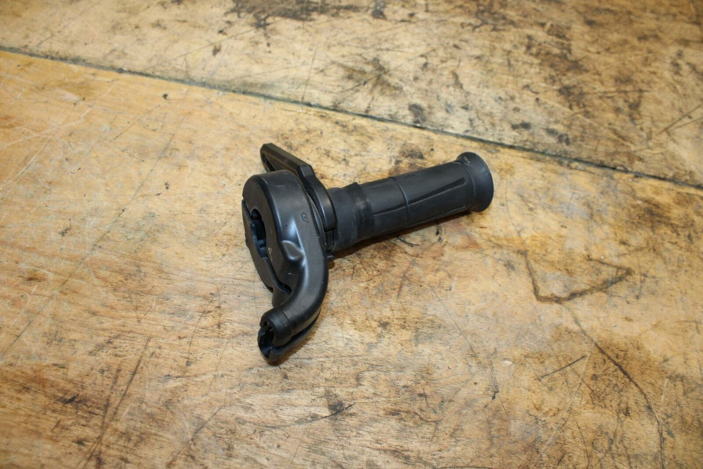 13-18 KAWASAKI NINJA ZX6R THROTTLE CABLE LINE HOUSING GUIDE BB349