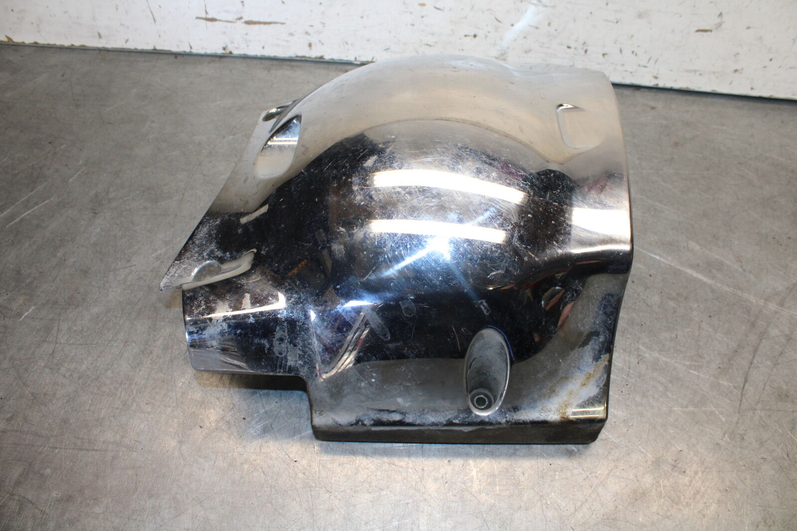 05-09 SUZUKI BOULEVARD C90 ENGINE SPROCKET COVER BB692