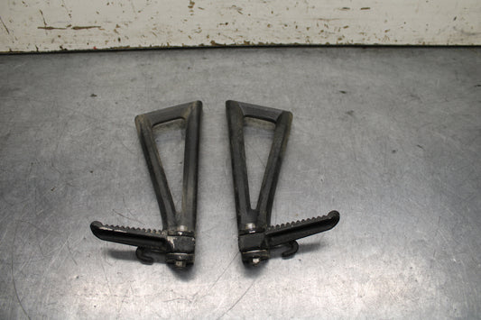 06-07 YAMAHA YZF R6 REAR BACK PASSENGER PEG SET PAIR BB742