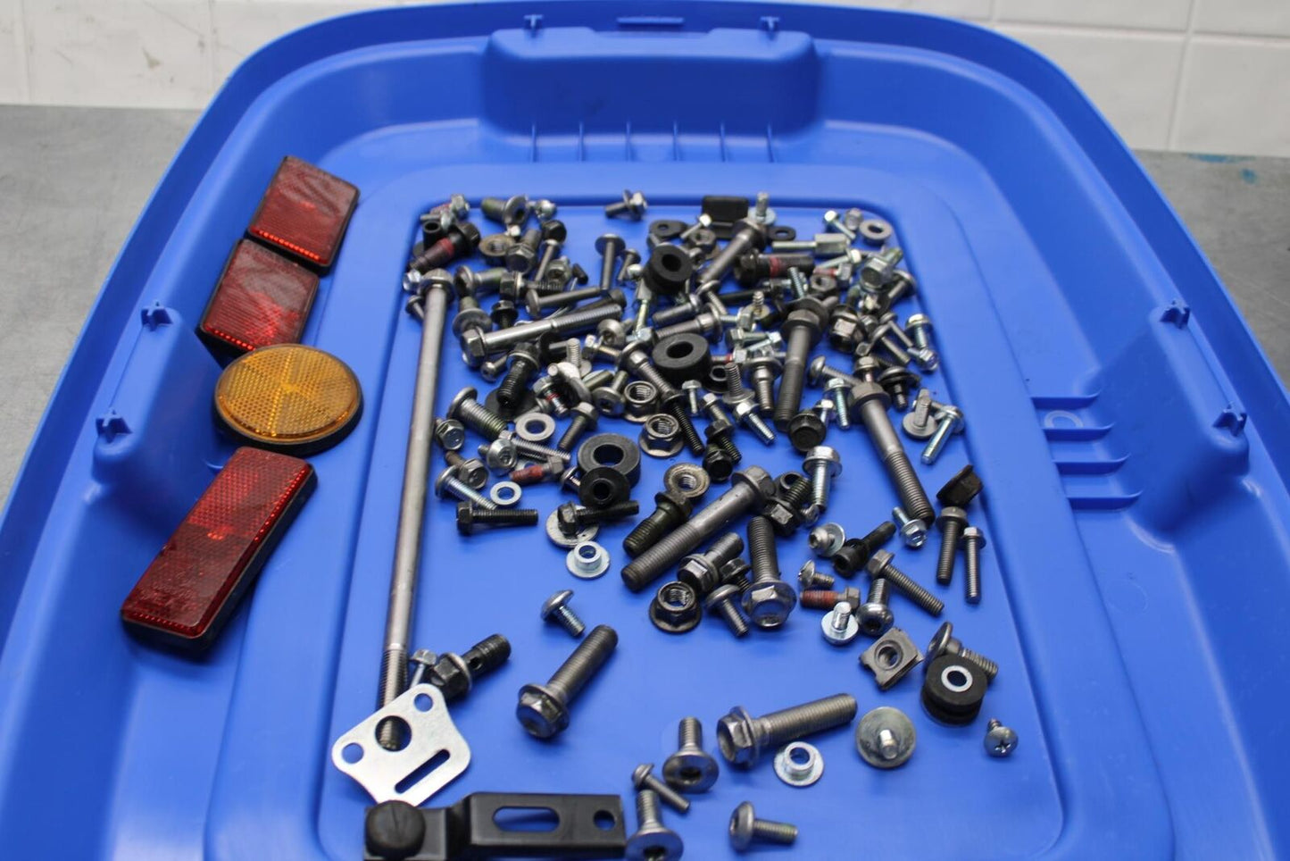 20 KAWASAKI Z400 ER400 ABS MISCELLANEOUS BOLTS, SCREWS AND HARDWARE BB586