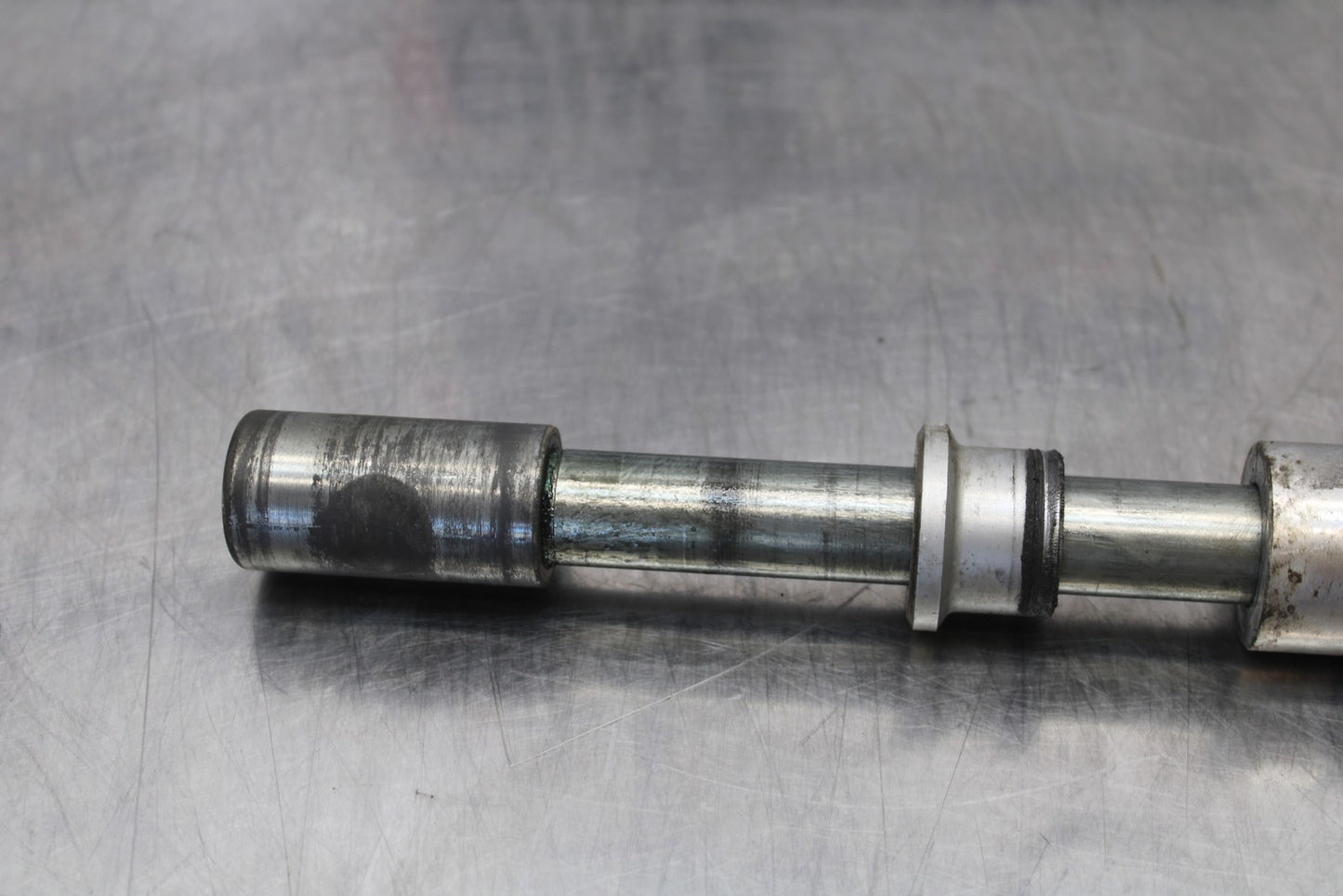 05 TRIUMPH ROCKET III FRONT WHEEL RIM AXLE PIVOT BOLT BB186