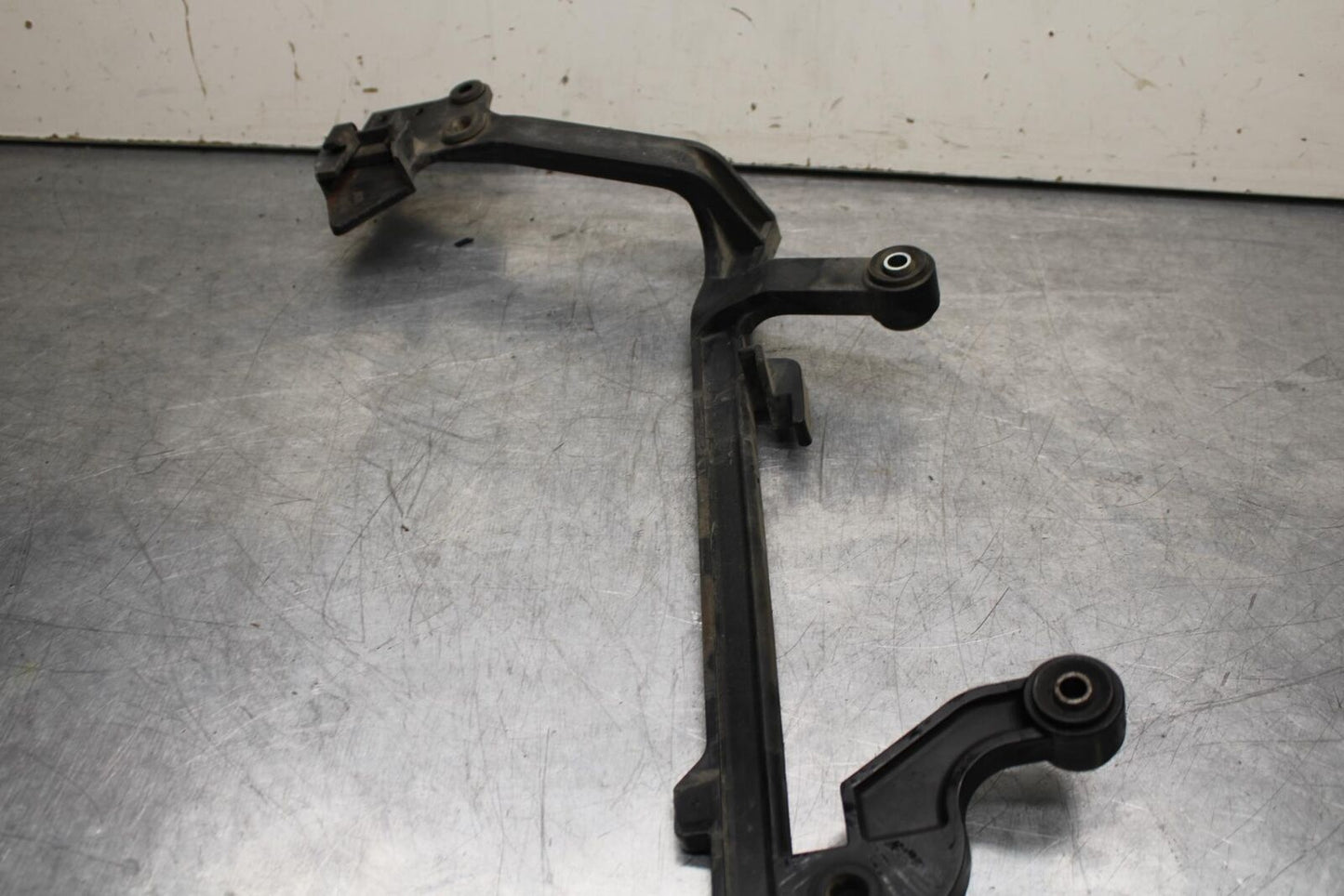 1999 Honda ST1100 LEFT PANNIER RACK RAIOL BRACKET BB222
