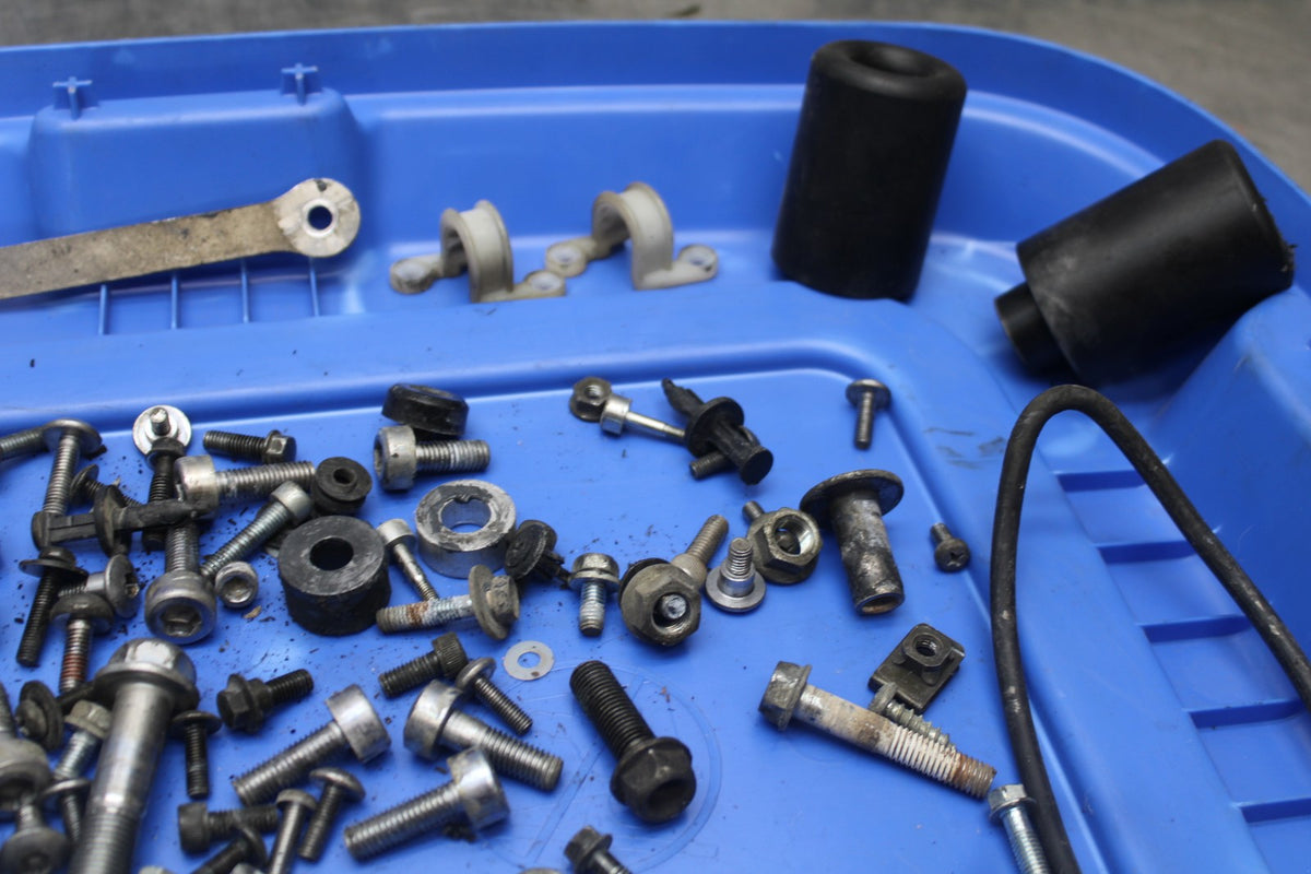 00-01 HONDA CBR929RR MOUNTING BOLTS HARDWARE SCREWS BB925