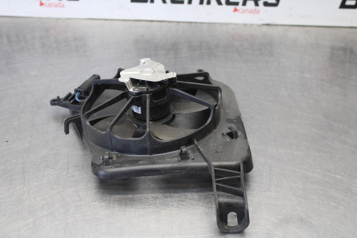 17-20 BMW S1000R ENGINE RADIATOR COOLING FAN BB909