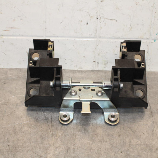 20 SUZUKI GSXR 1000 GAS TANK BRACKETS MOUNTS BB597