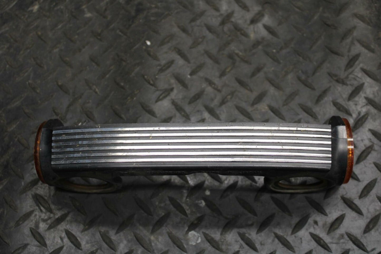 78 SUZUKI GS550E FRONT FORKS CLAMP LOWER TRIPLE TREE COVER TRIM CAP BB212