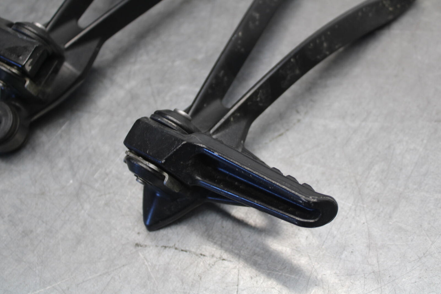 09-12 KAWASAKI NINJA ZX6R REAR BACK PASSENGER PEG SET PAIR BB698