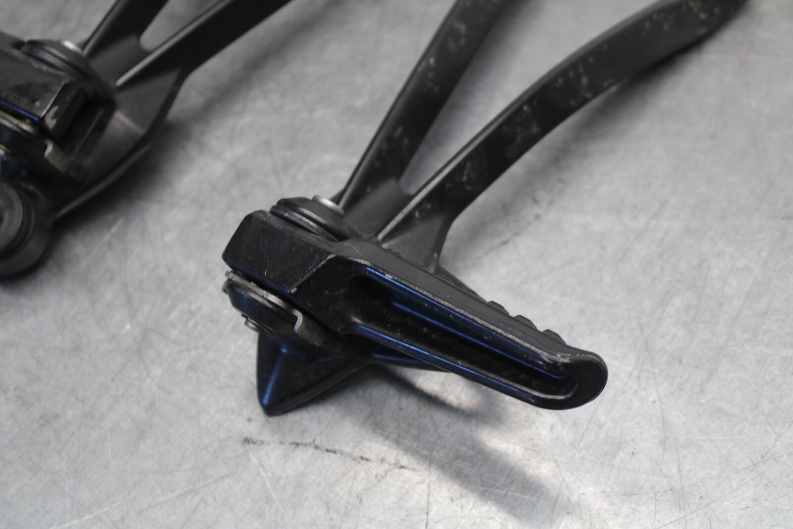 09-12 KAWASAKI NINJA ZX6R REAR BACK PASSENGER PEG SET PAIR BB698