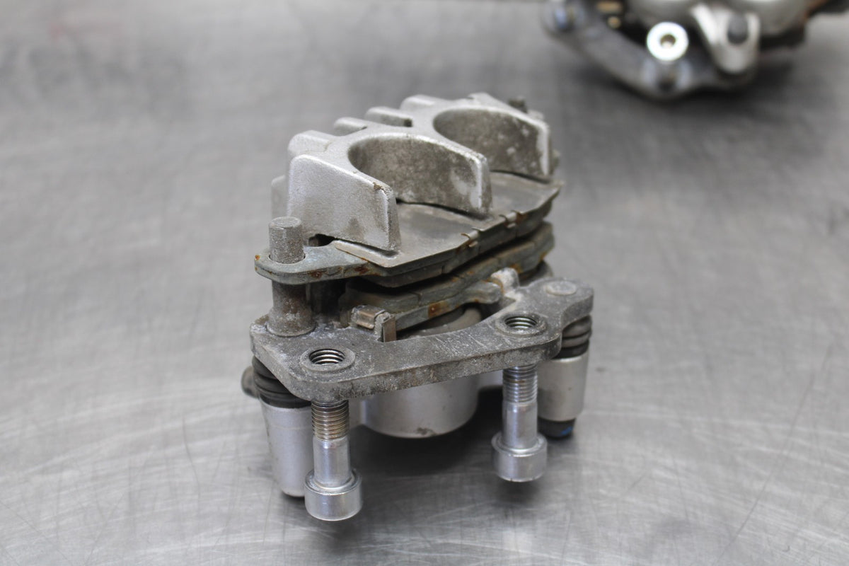 05-09 SUZUKI BOULEVARD C90 RIGHT LEFT FRONT BRAKE CALIPER SET PAIR BB918