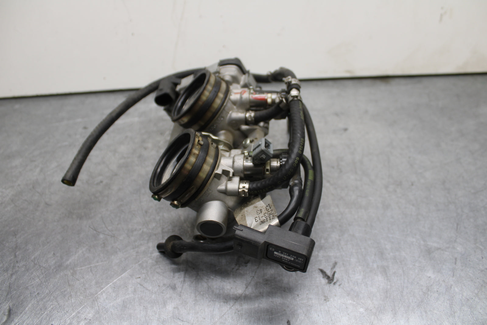 10-11 APRILIA RSV4 R MAIN FUEL INJECTORS / THROTTLE BODIES BB120