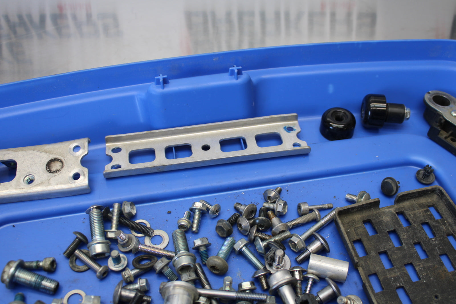 11 SUZUKI GSXR1000 MOUNTING BOLTS HARDWARE MOTOR SCREWS BB142
