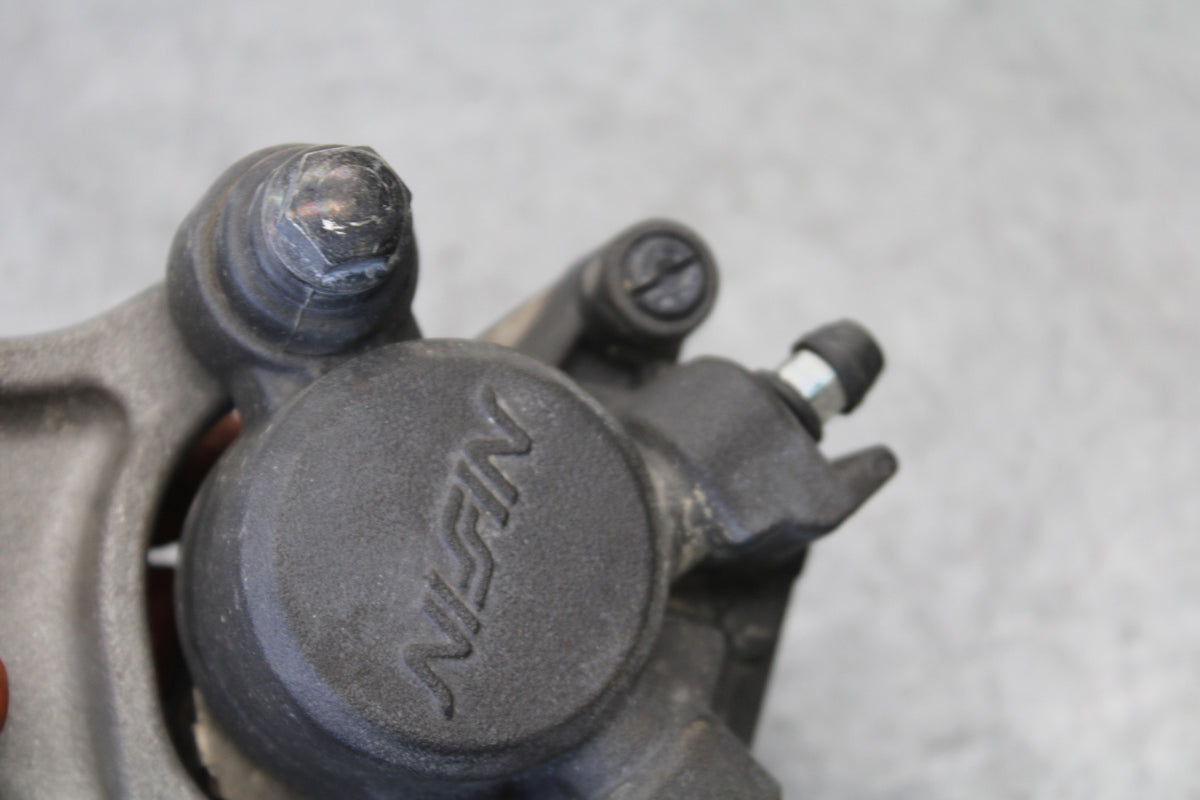 08-17 YAMAHA YZF R6 REAR BACK BRAKE CALIPER W MOUNT BRACKET 2C0-2580W-00-00