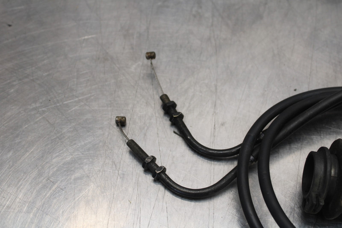 05 TRIUMPH ROCKET III THROTTLE CABLES LINES BB186