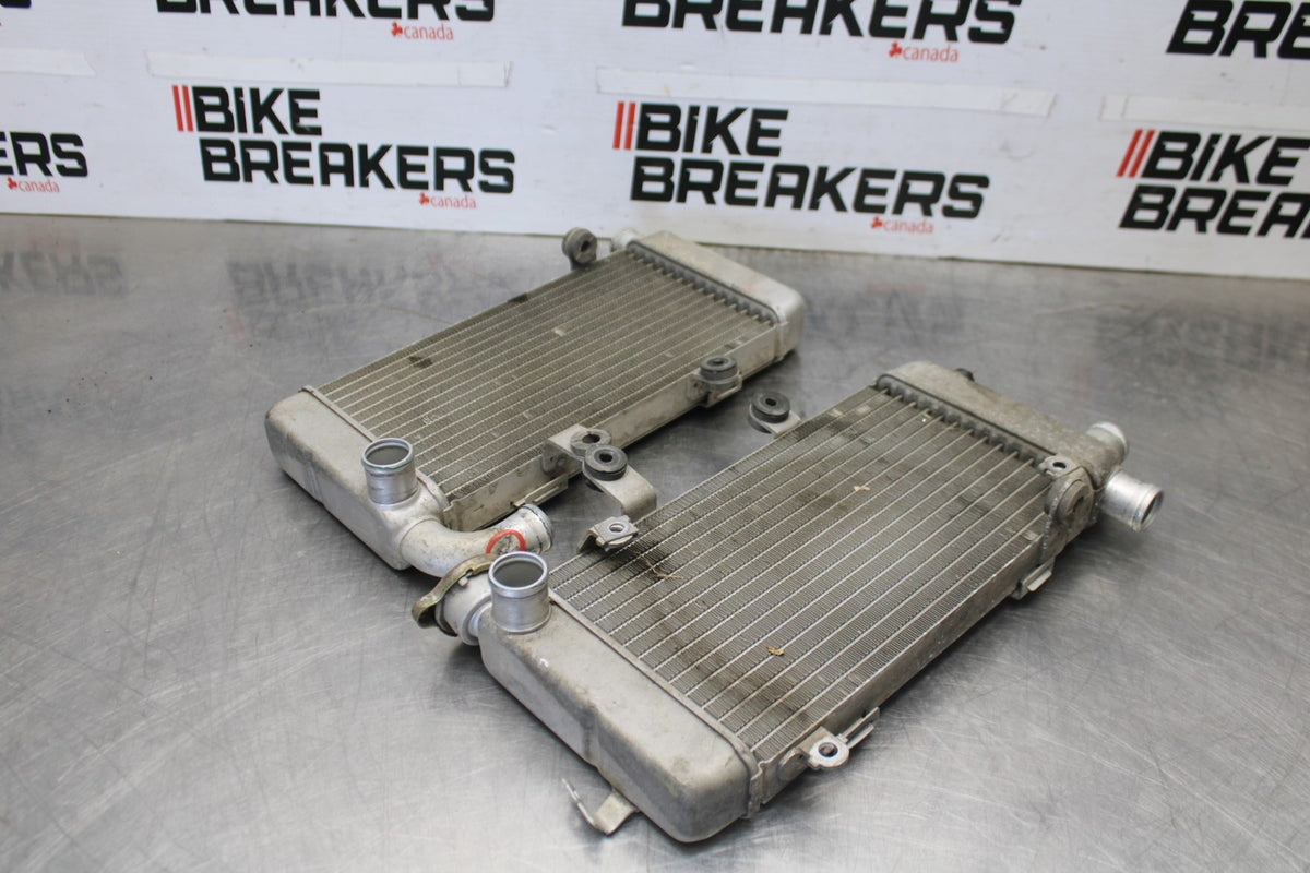 98-05 HONDA SUPER HAWK 1000 VTR1000F ENGINE RADIATOR MOTOR COOLER SET PAIR BB924