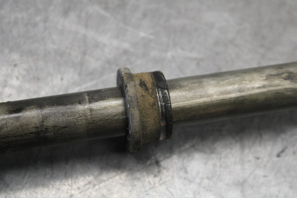 16-17 KAWASAKI VULCAN S 650 EN650 ABS REAR AXLE WHEEL RIM PIVOT BOLT AXEL  BB731