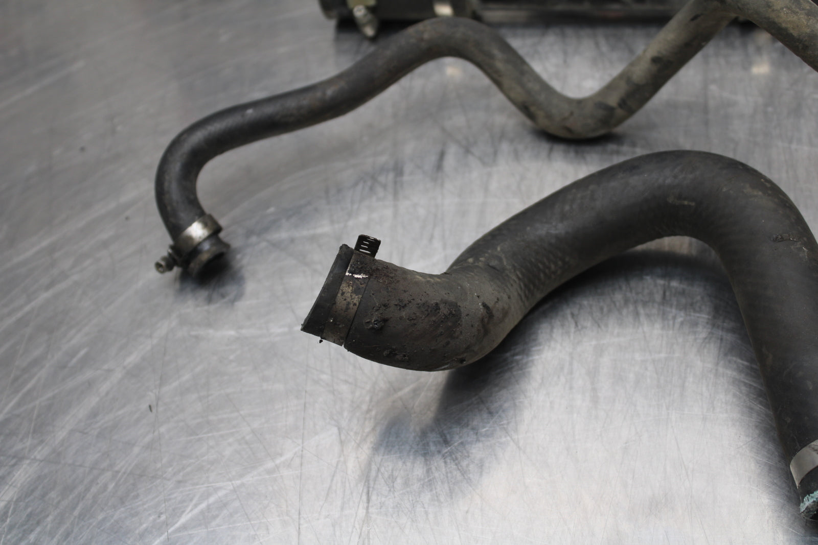 04-05 KAWASAKI NINJA ZX10R RADIATOR HOSES ENGINE COOLANT WATER PIPES BB163