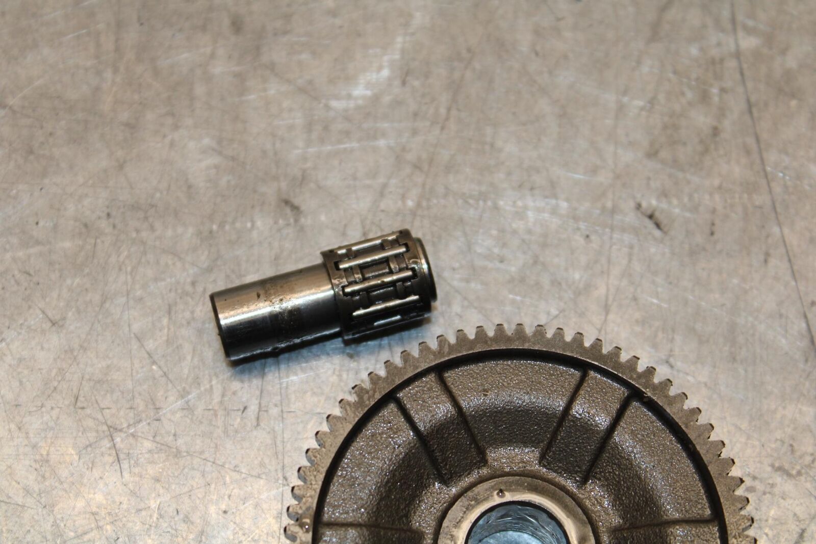 2001 Suzuki GSXR750 ENGINE MOTOR IDLER IDLING GEAR 12611-35F00 12612-35F00 BB553