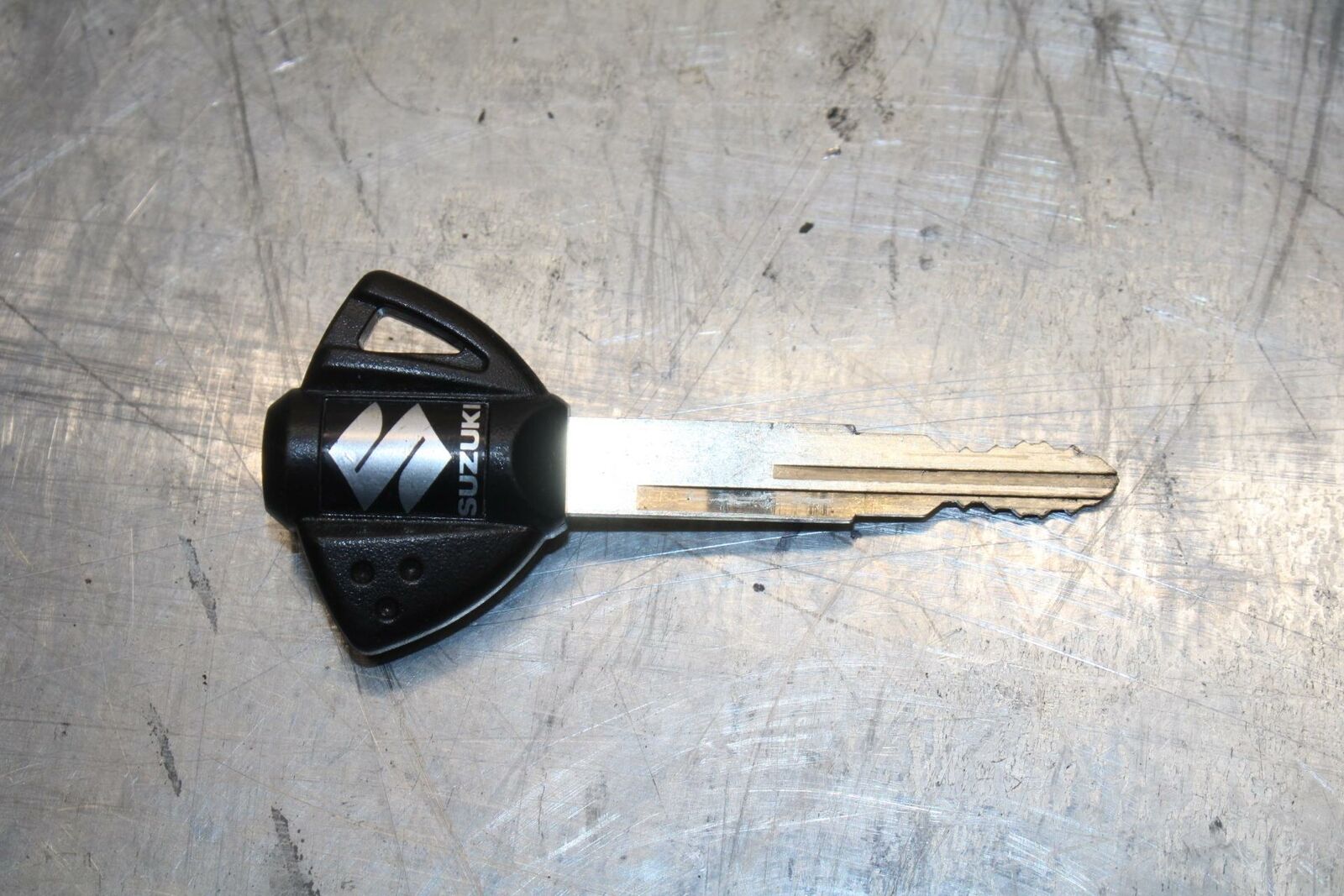 11-13 SUZUKI GSXR600 IGNITION LOCK W KEY BB294 B