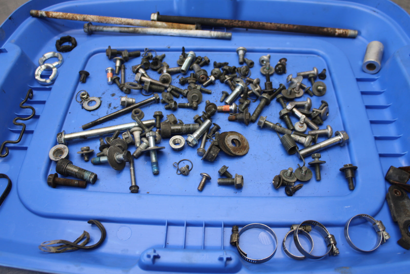 03 SUZUKI SV650S MOUNTING BOLTS HARDWARE MOTOR SCREWS BB167