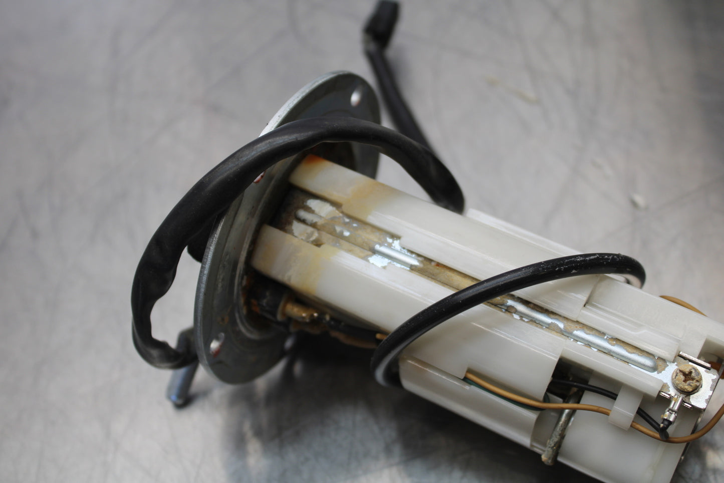 13-18 KAWASAKI NINJA ZX6R FUEL PUMP GAS PETROL SENDER UNIT BB143