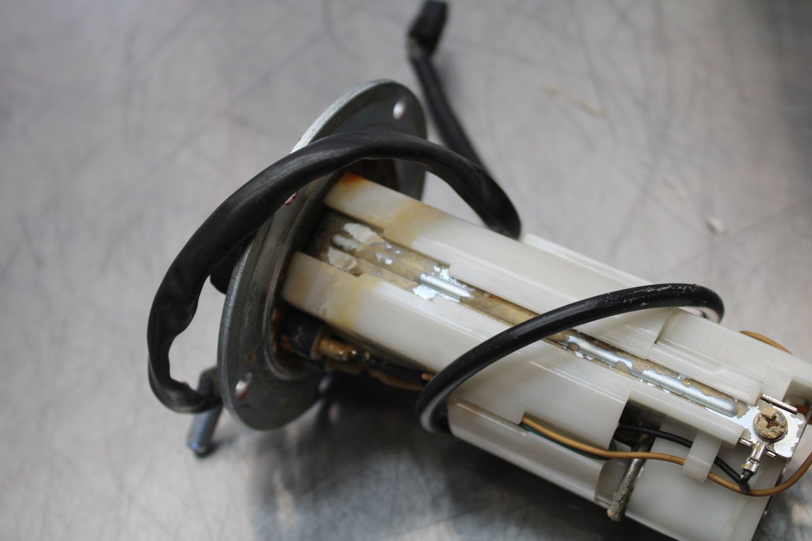 13-18 KAWASAKI NINJA ZX6R FUEL PUMP GAS PETROL SENDER UNIT BB143