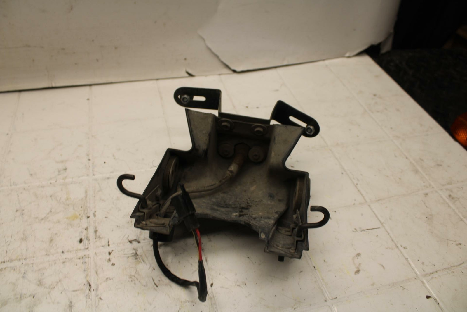 04-05 KAWASAKI NINJA ZX10R REAR BACK FENDER MUD GUARD BB398