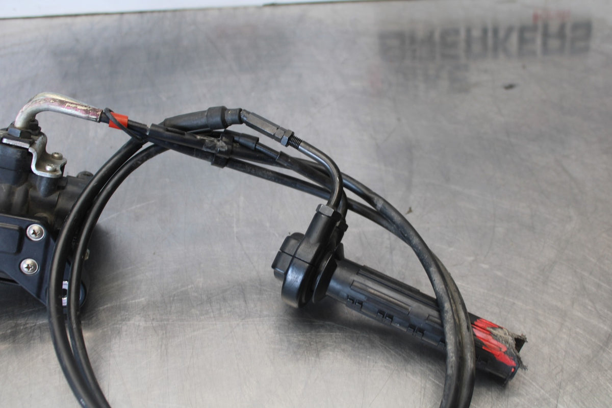16 APRILIA TUONO V4 1100 RIGHT THROTTLE GRIP THROTTLE CABLES/ ACCELERATOR BB905